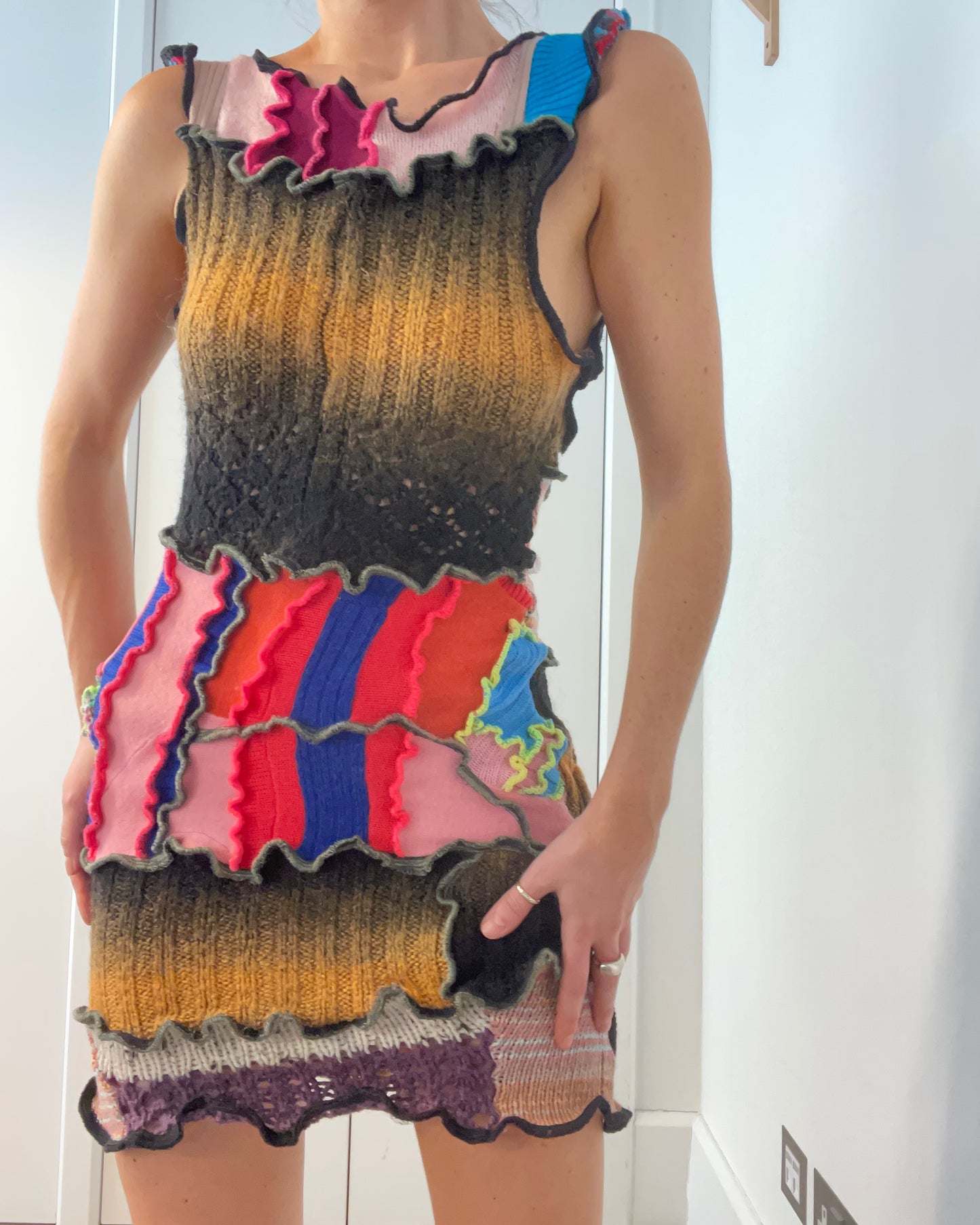 DRESS / 1758. / (XS)