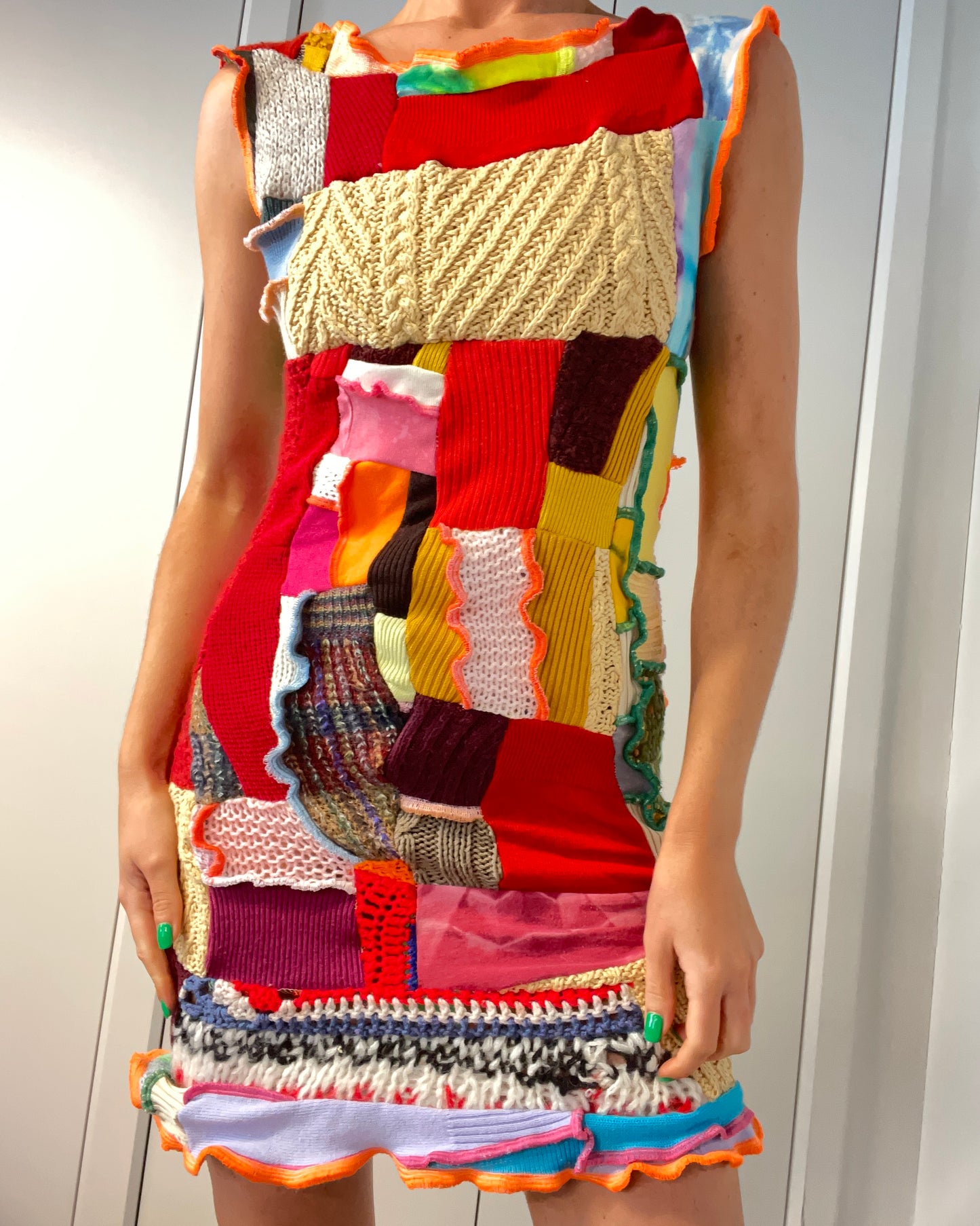 DRESS / 1742. / (S)