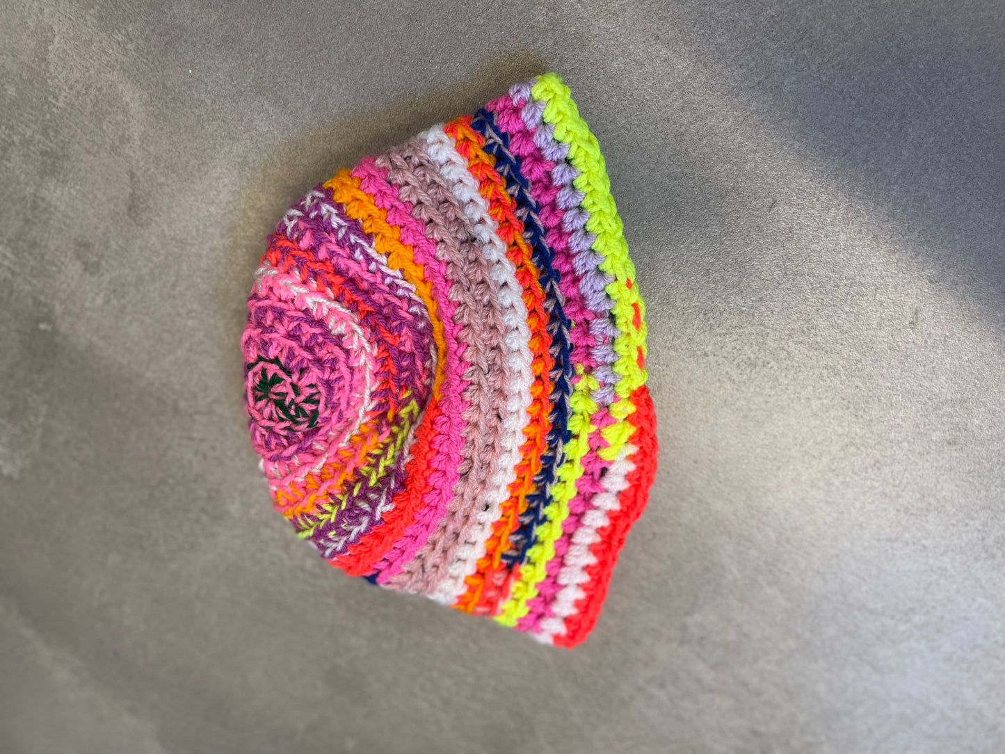 CROCHET HAT / 1767. / (S-M)