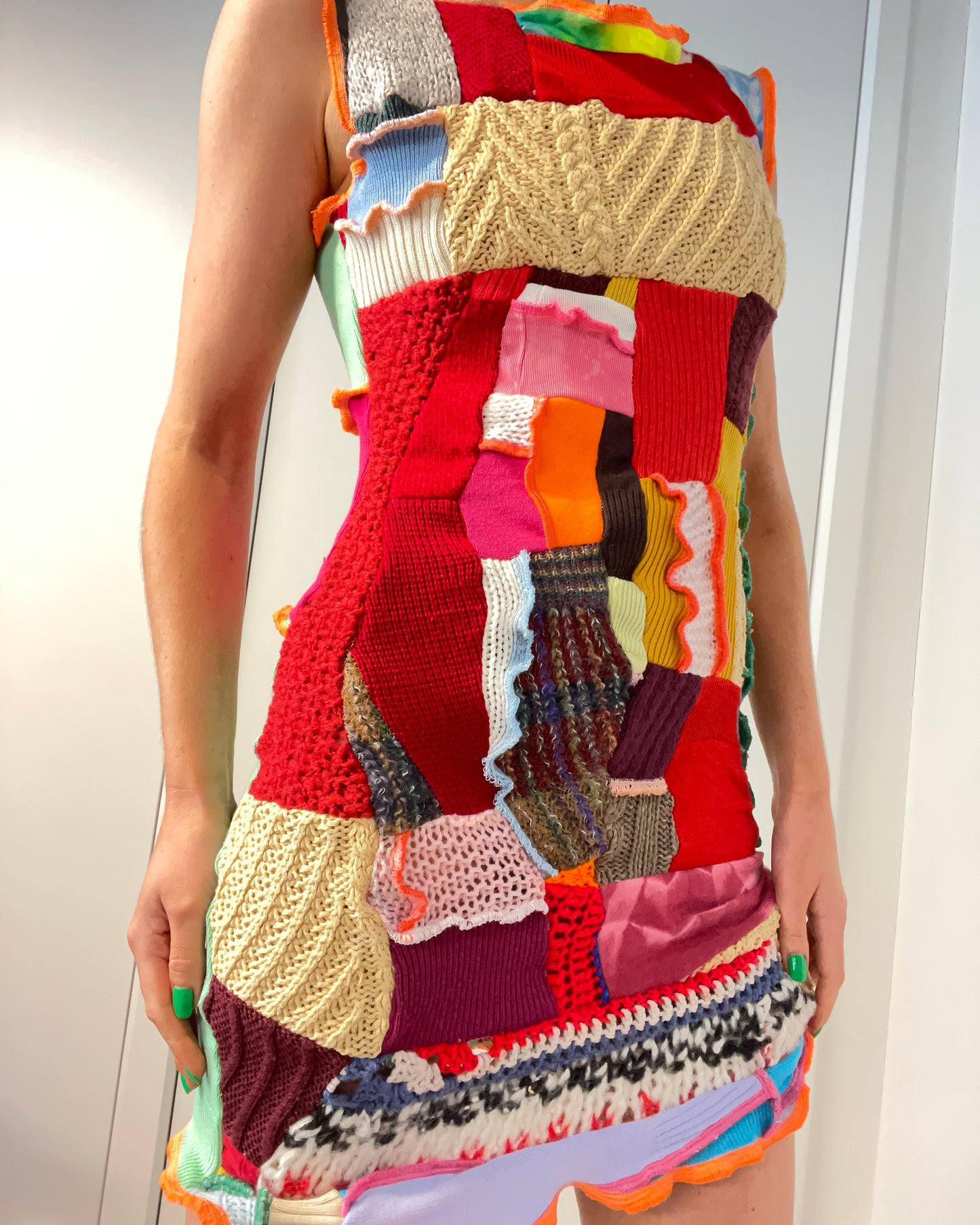 DRESS / 1742. / (S)