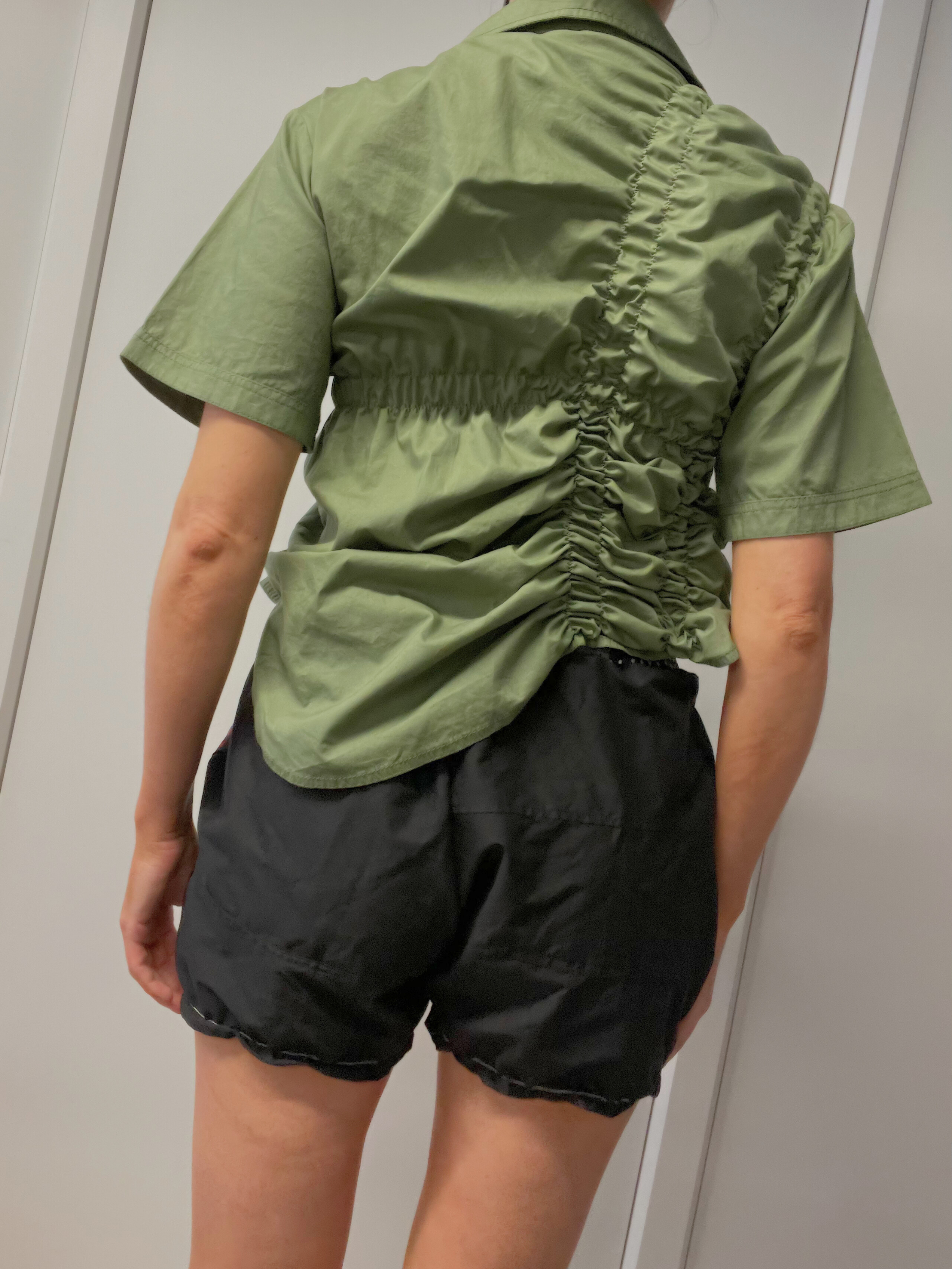 SHIRRED NECK TIE SHORTS / 2947. / S