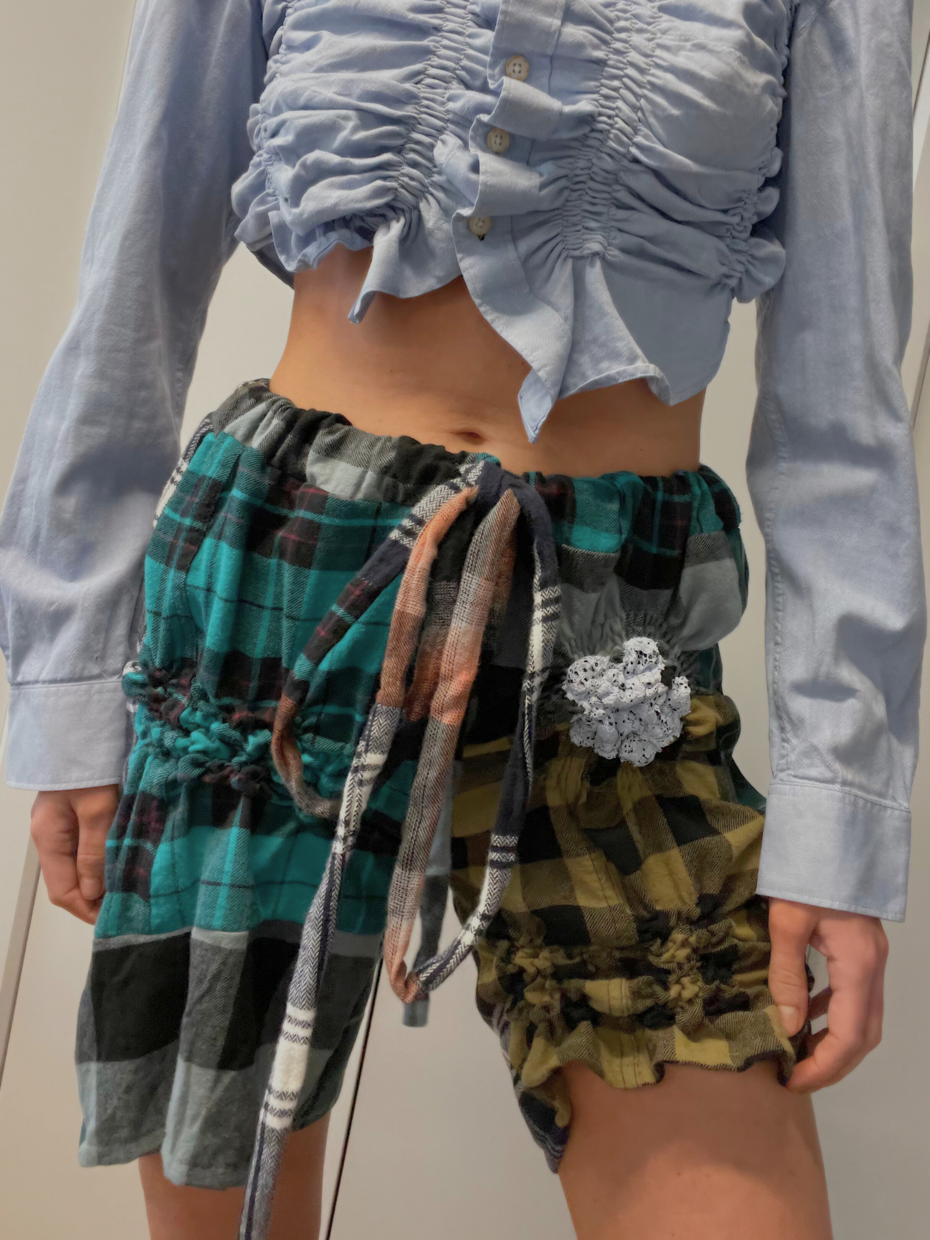 ASYMMETRIC SHIRRED SHORTS / 2951. / S