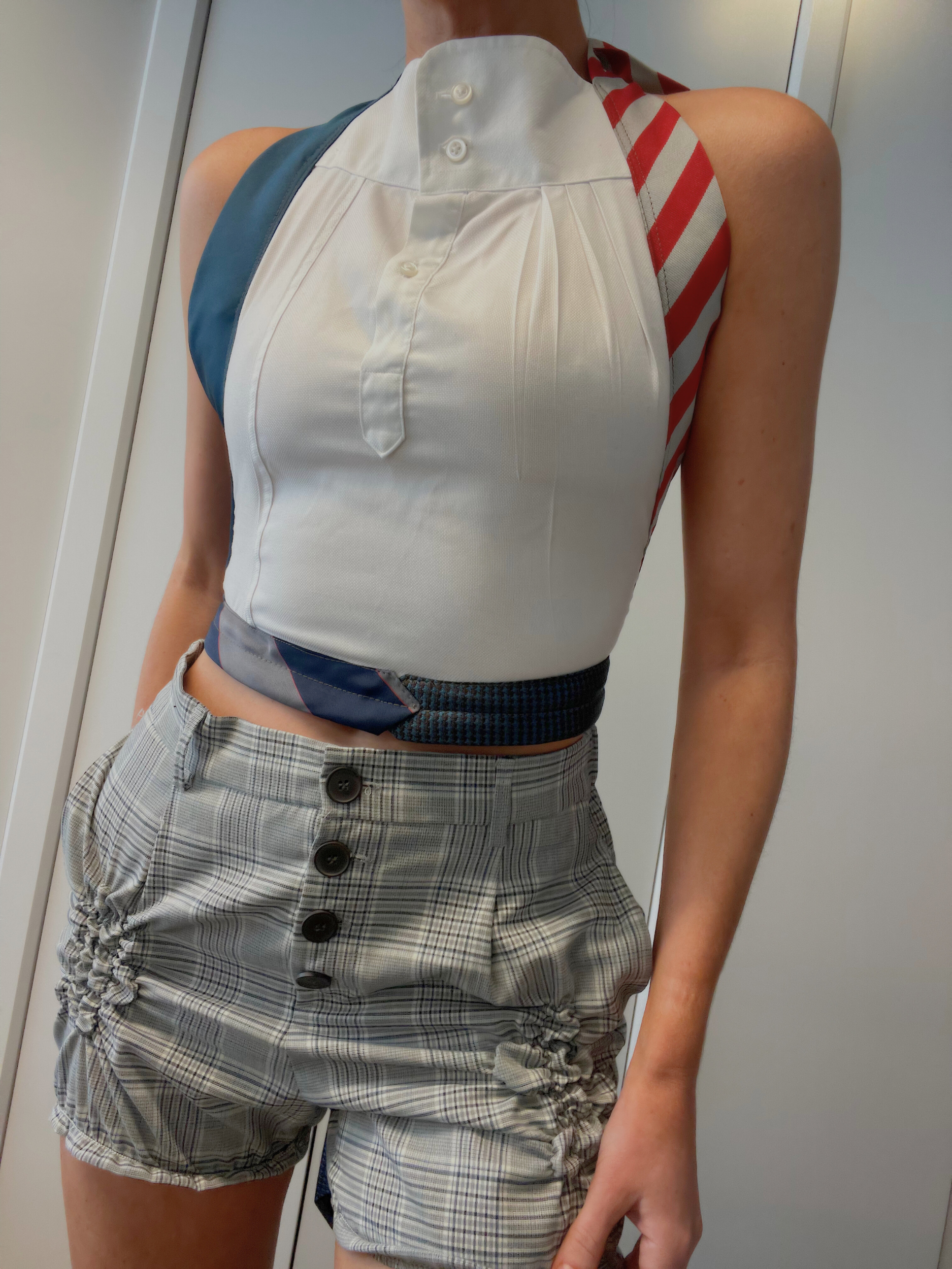 SHIRT SLEEVE HALTER / 2938. / XS