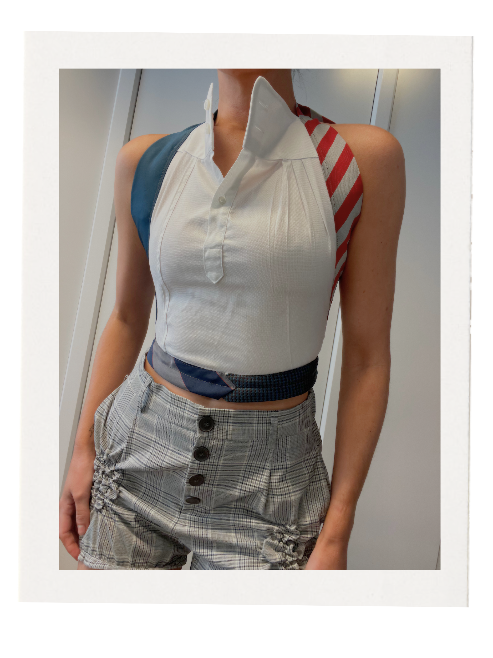 SHIRT SLEEVE HALTER / 2938. / XS