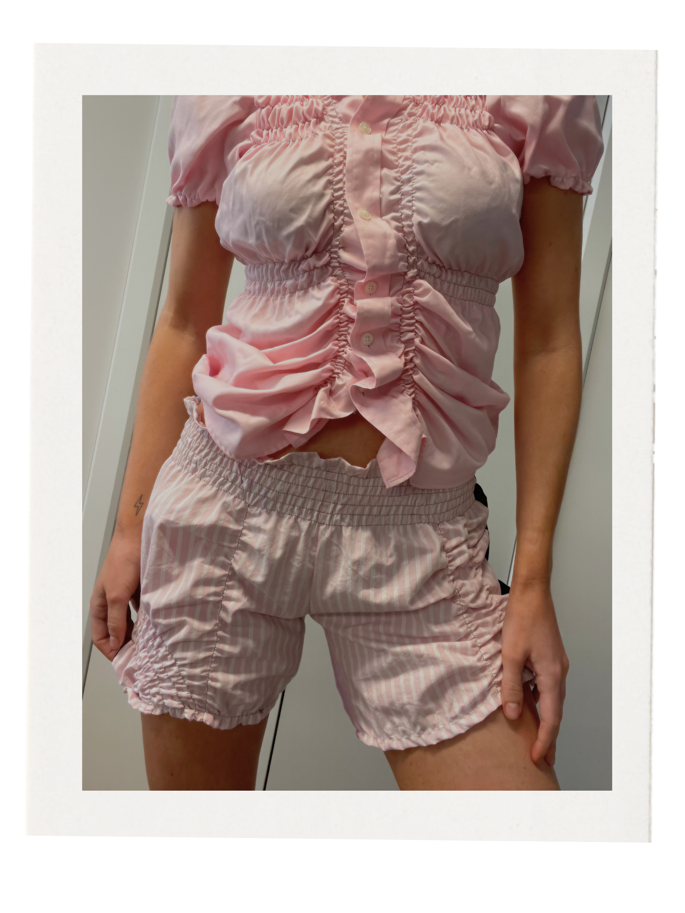 SHIRRED SHORTS / 2946. / XS